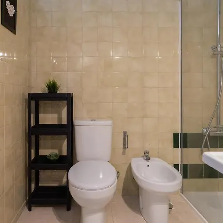 Host Wise - Spacious Vintage Flat - Small Balcony * Porto