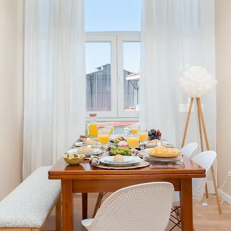 Host Wise - Spacious Vintage Flat - Small Balcony * بورتو